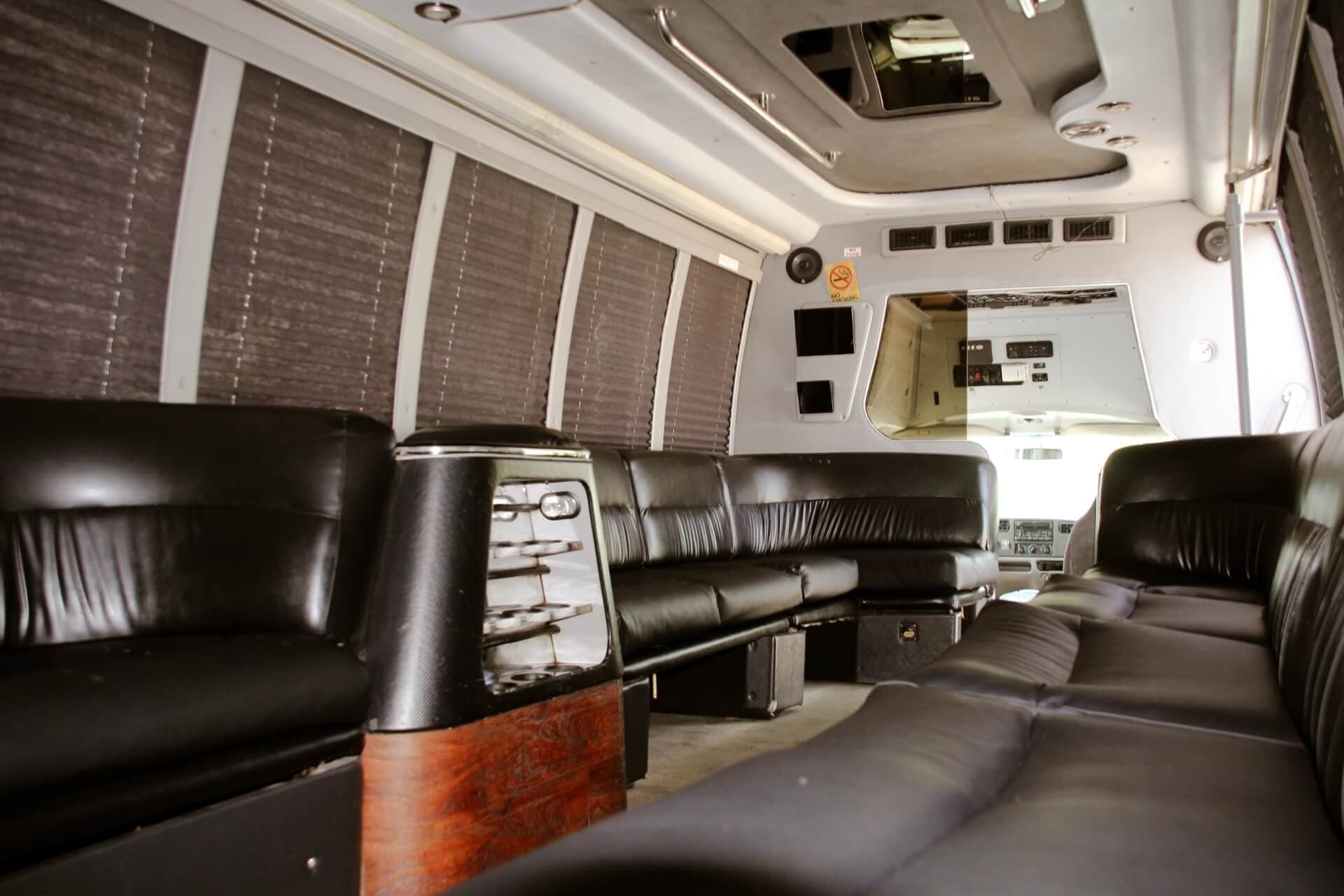 Executive Minibus, 24–35 passenger executive shuttle