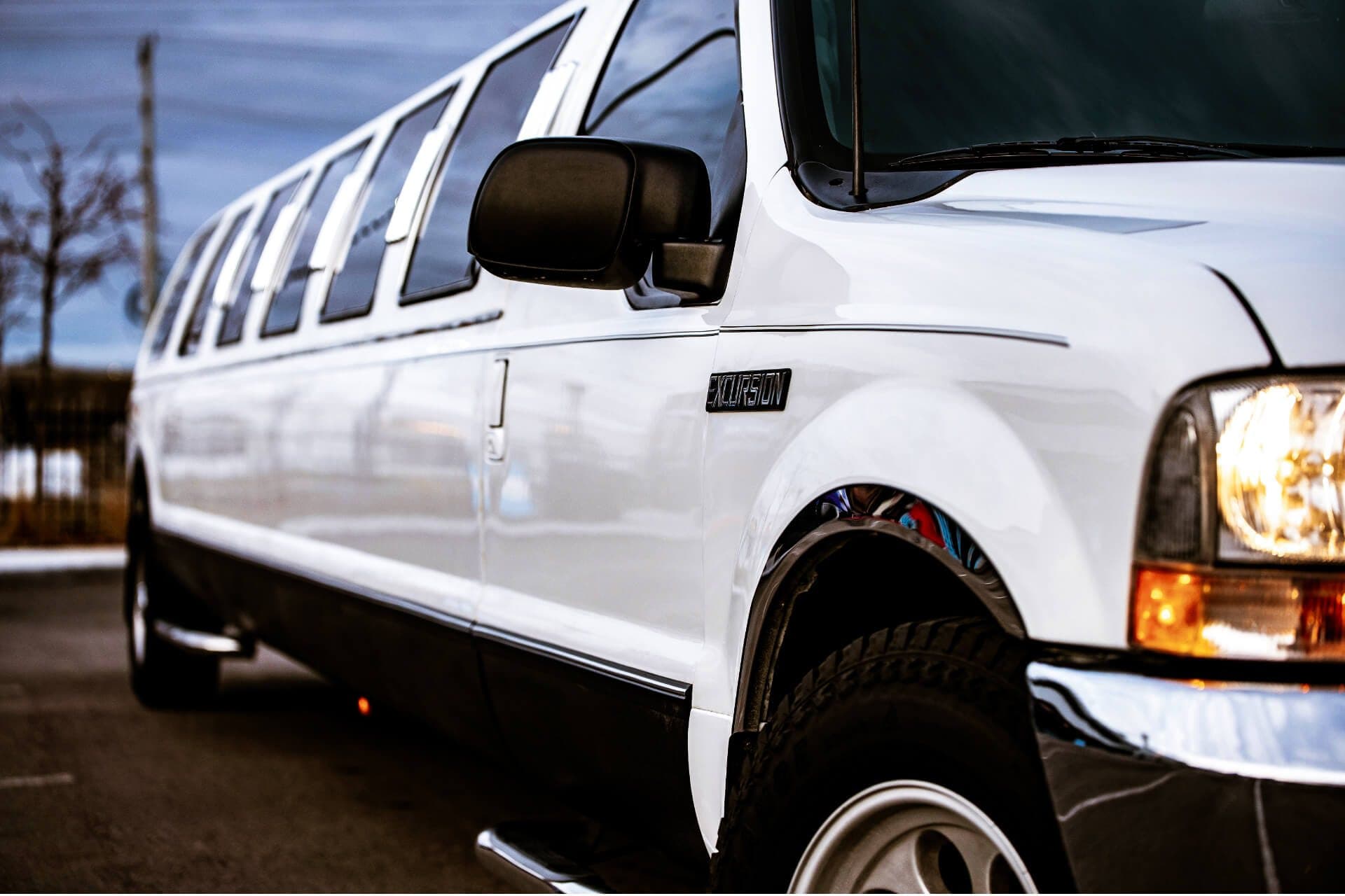 Stretch SUV Limousine, Ford Excursion stretch or similar